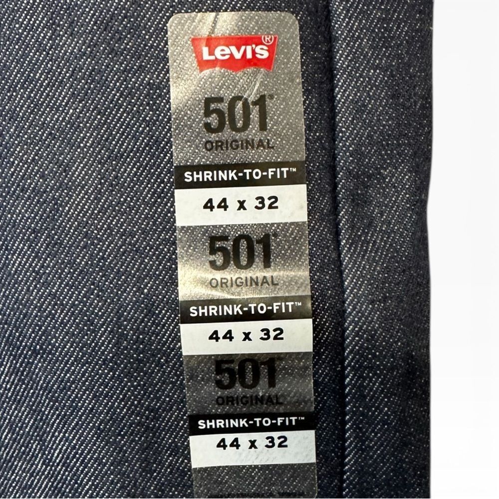 Levi's 501 Men's Original Shrink-To-Fit Indigo Straight Jeans 44 X 32 - Picture 3 of 4